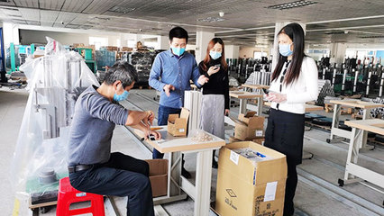 香洲區(qū)局長(zhǎng)親臨聲峰公司，關(guān)懷指導(dǎo)超聲波焊接機(jī)模具助力抗疫復(fù)產(chǎn)與電子產(chǎn)品銷售